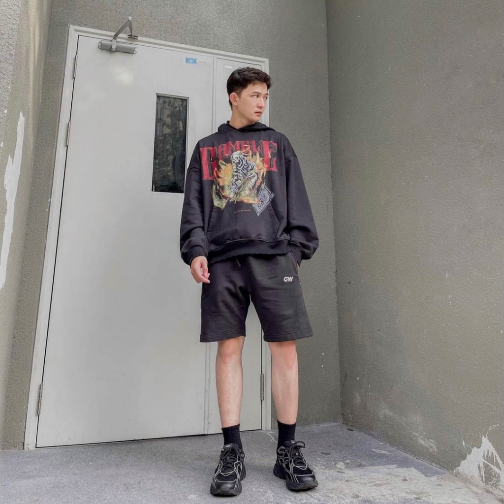 Pairing a Men’s Hoodie with Shorts